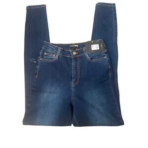 Fashion nova brand new supernatural high-rise jeans dark wash. Size 3 stretchy!